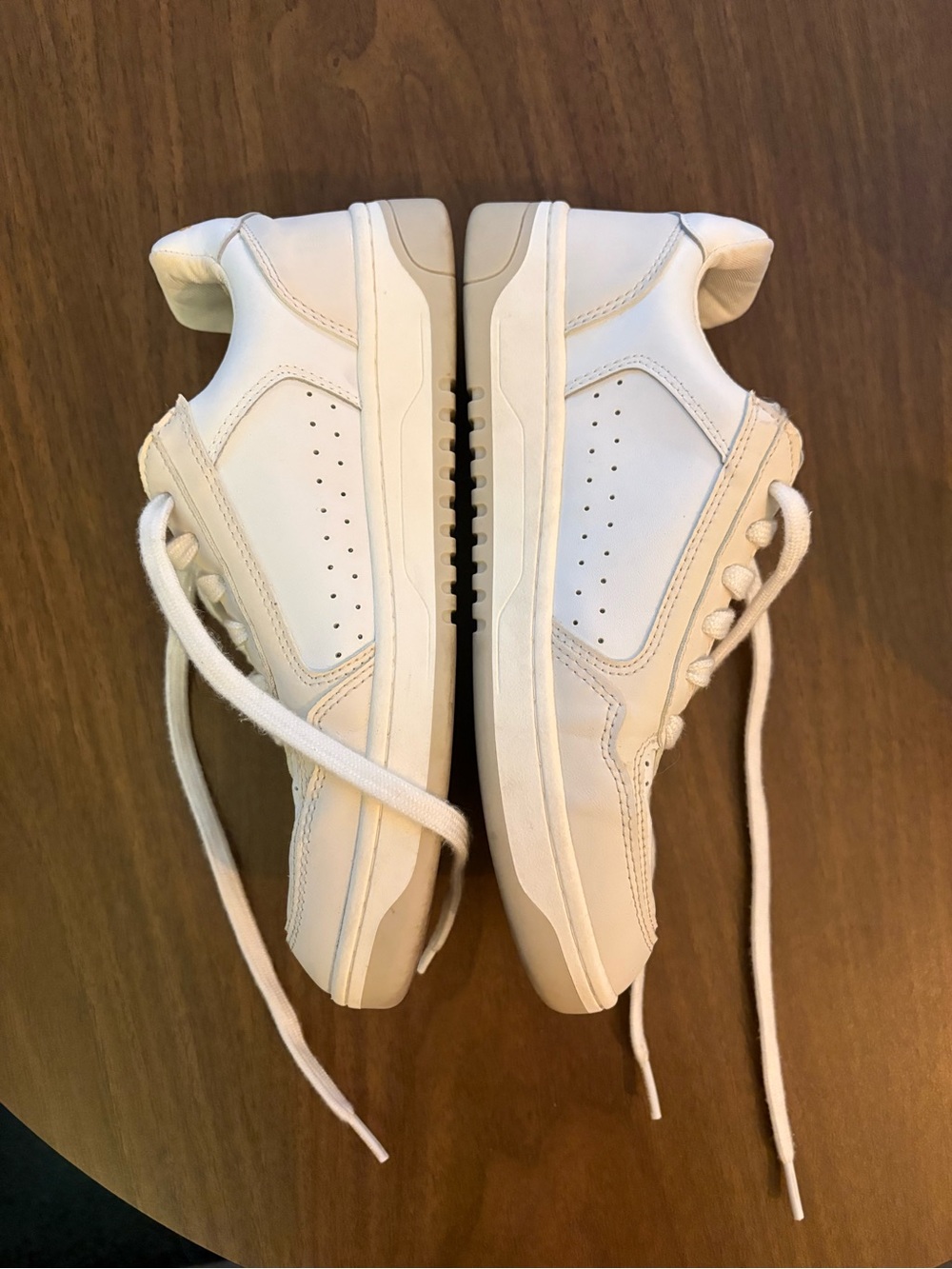 Sam Edelman Women’s Harper White & Cream Leather Low-Top Sneakers - Picture 3 of 8
